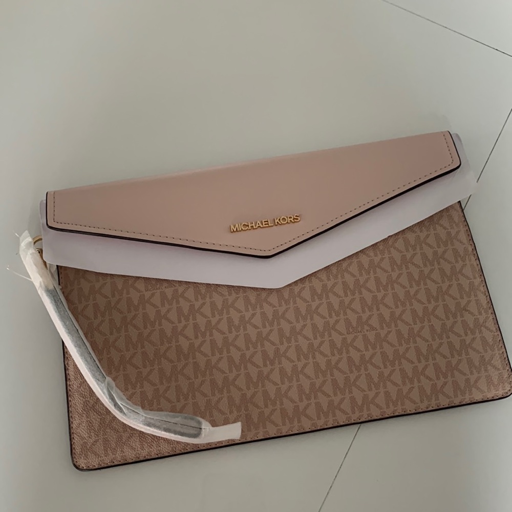 Michael Kors Clutch: Pale Pink - Picture 1 of 5